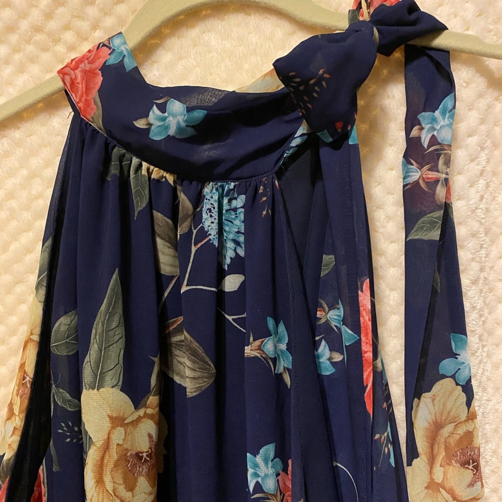NY&CO sweet pea top. Floral XL. See details.